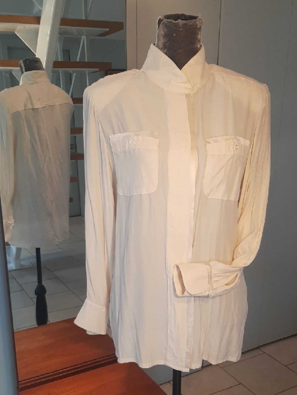 Peter Nygard💝100%SILK VINTAGE Cream Stand-Collar Button-Front Blouse Sz 8 - Picture 3 of 13